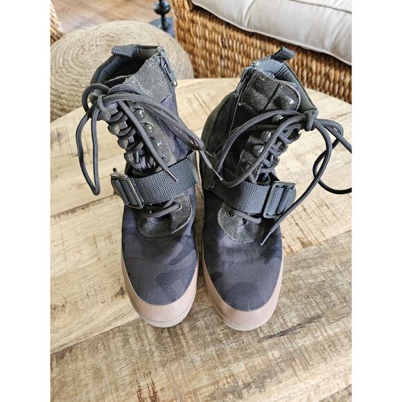 Steve Madden Womens Sz 6.5M Nayra Platform Camo Lug Sole Lace Up Ankle Boots - Picture 2 of 11